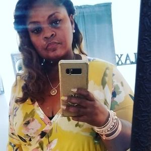 Meet your Posher, Felicia